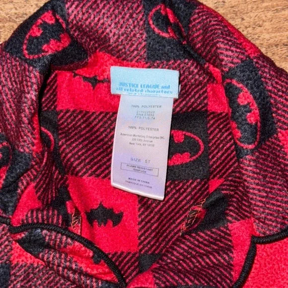 Batman Red and Black Kids Pajamas - Picture 2 of 4